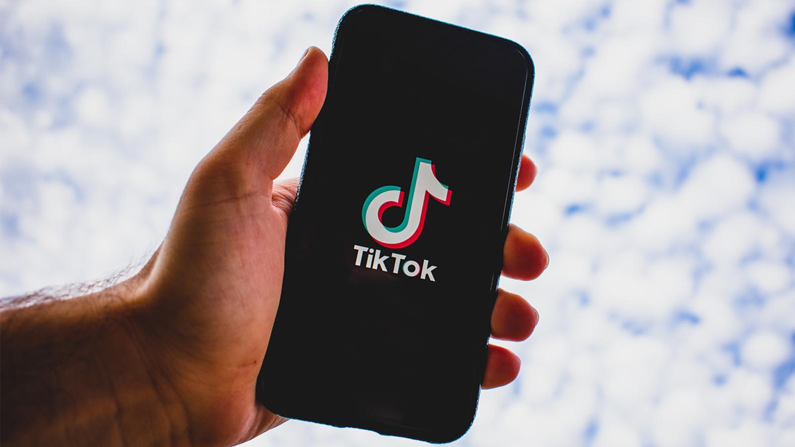 Users worry tiktok may be banned after view count glitch