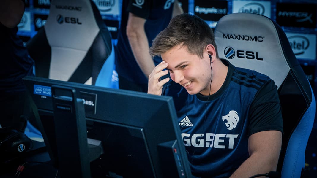kjaerbye playing for North at an ESL event.