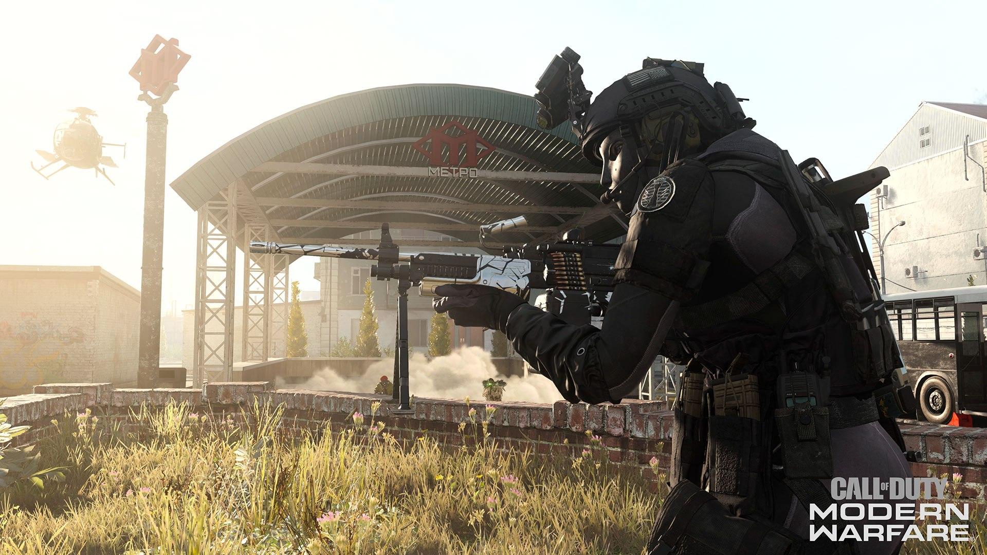 Warzone character holding an lmg