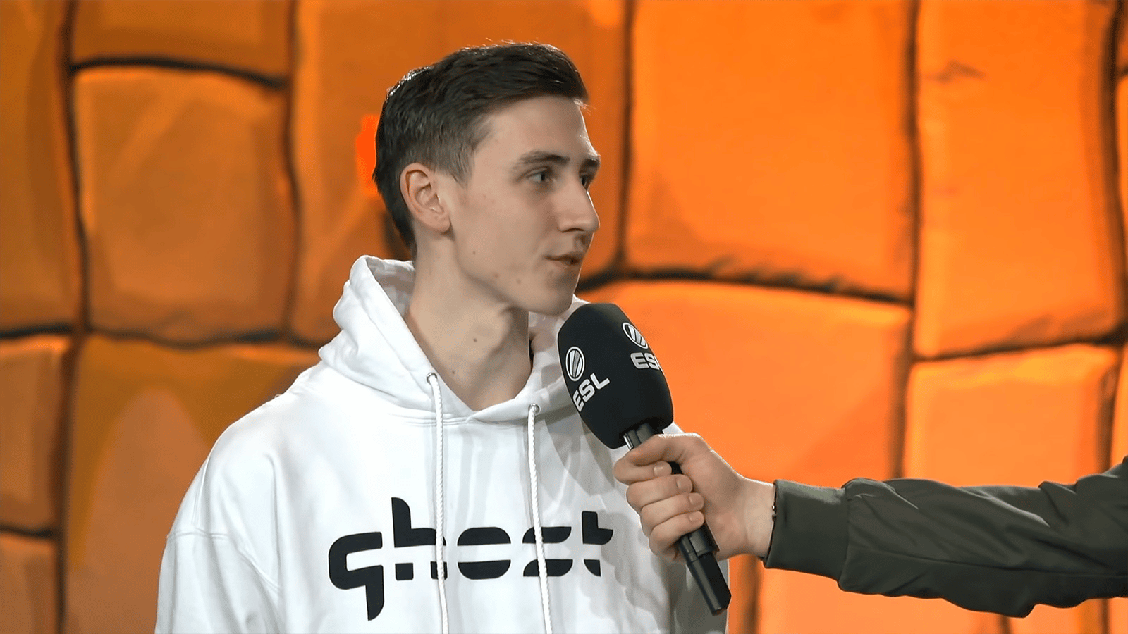 Bizzle being interviewed while on Ghost Gaming