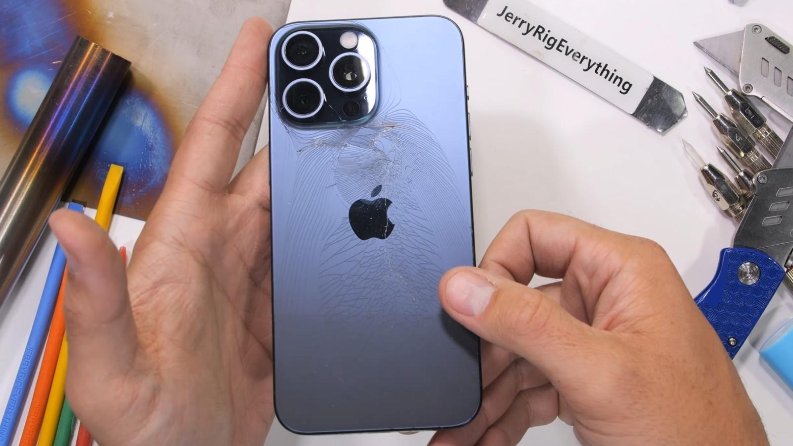 Massive iPhone 15 Pro Max flaw appears in JerryRigEverything durability test - Dexerto