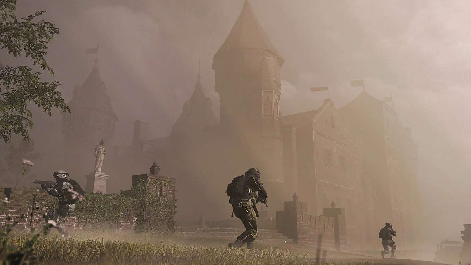 Foggy castle on Warzone's Vondel map.