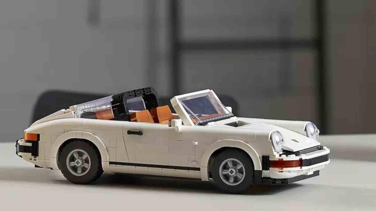 The LEGO Porsche 911 in Targa format