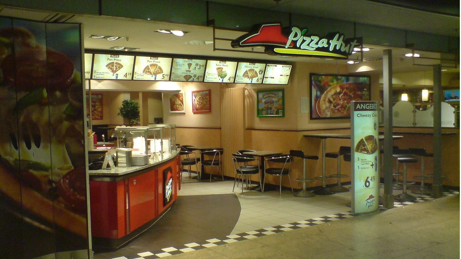 Pizza hut restaurant