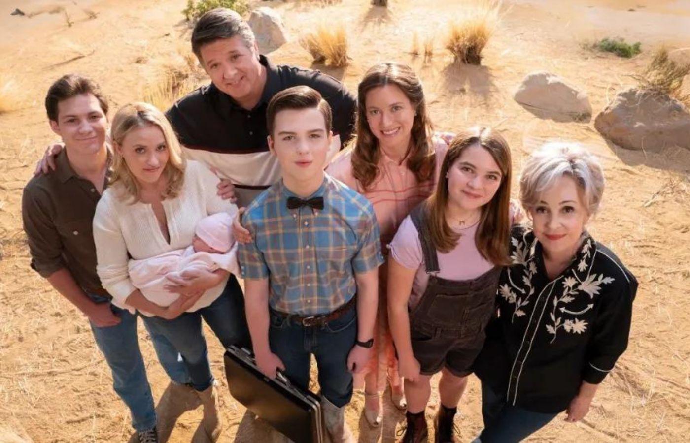 The cast of Young Sheldon in the Season 7 intro.