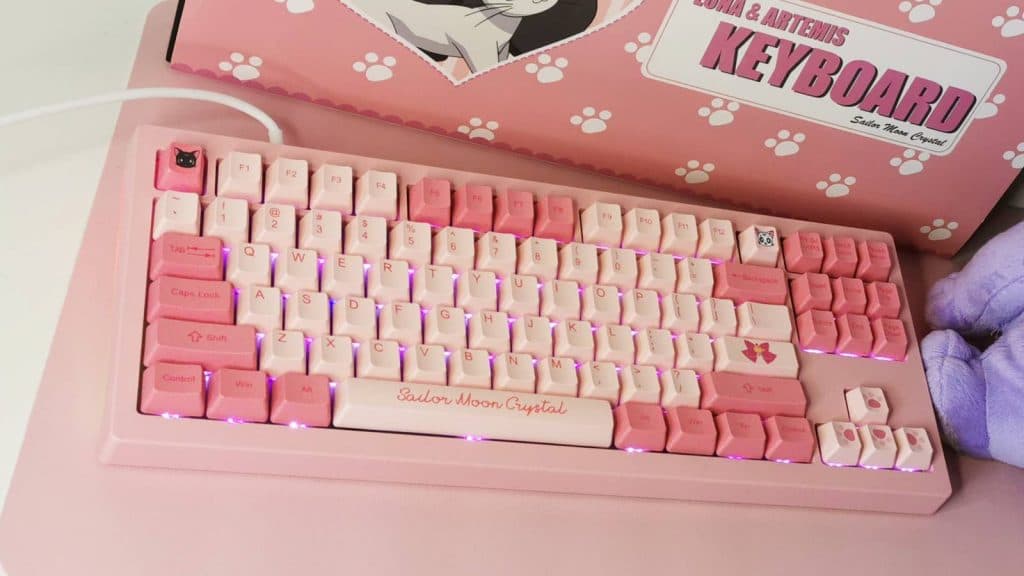 Image of the Sailor Moon Crystal 5087B v2 keyboard by Akko.