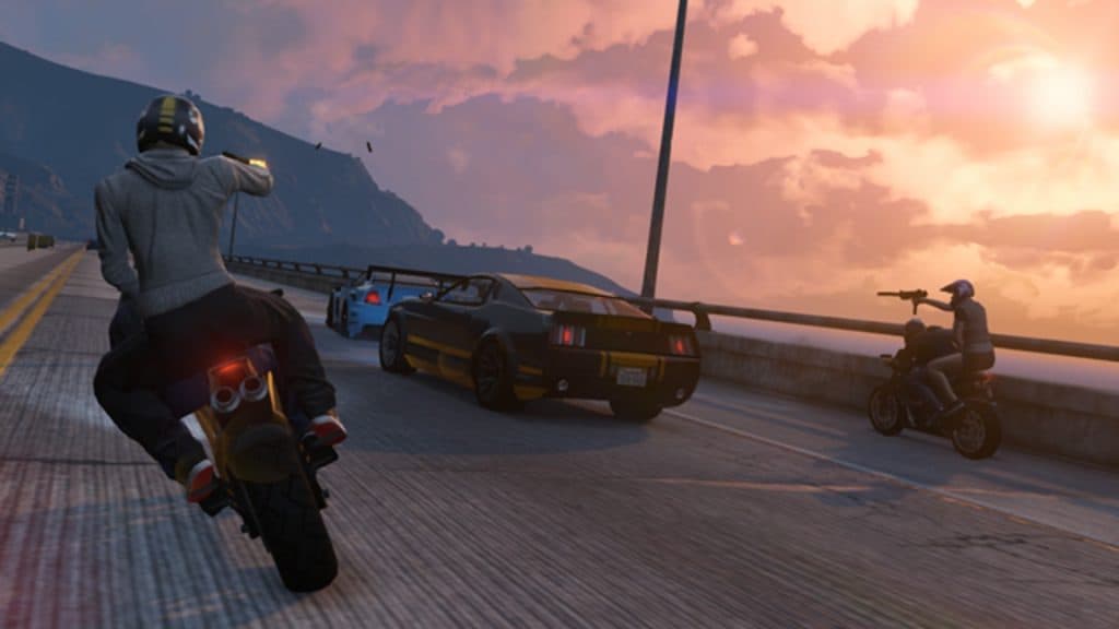 An image of two characters on bikes in a car chase in GTA 5 Online.