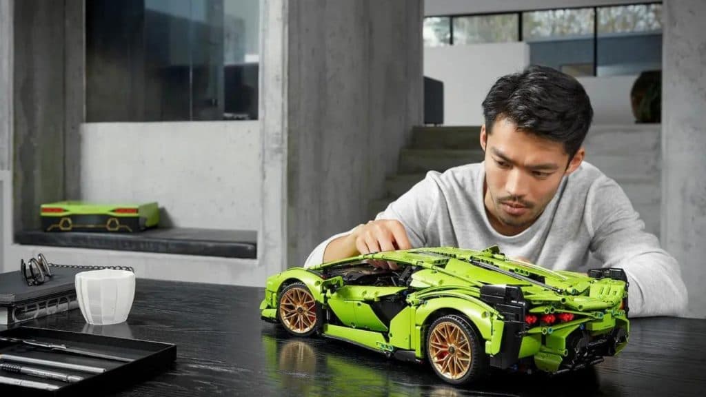 LEGO Technic Lamborghini Sian FKP set