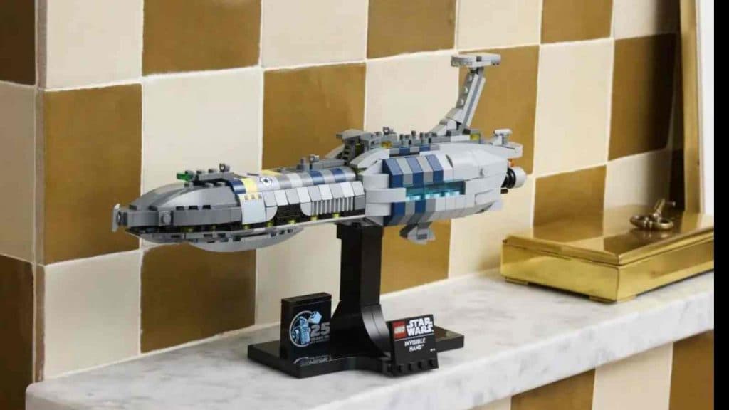 The LEGO Star Wars Invisible Hand on display