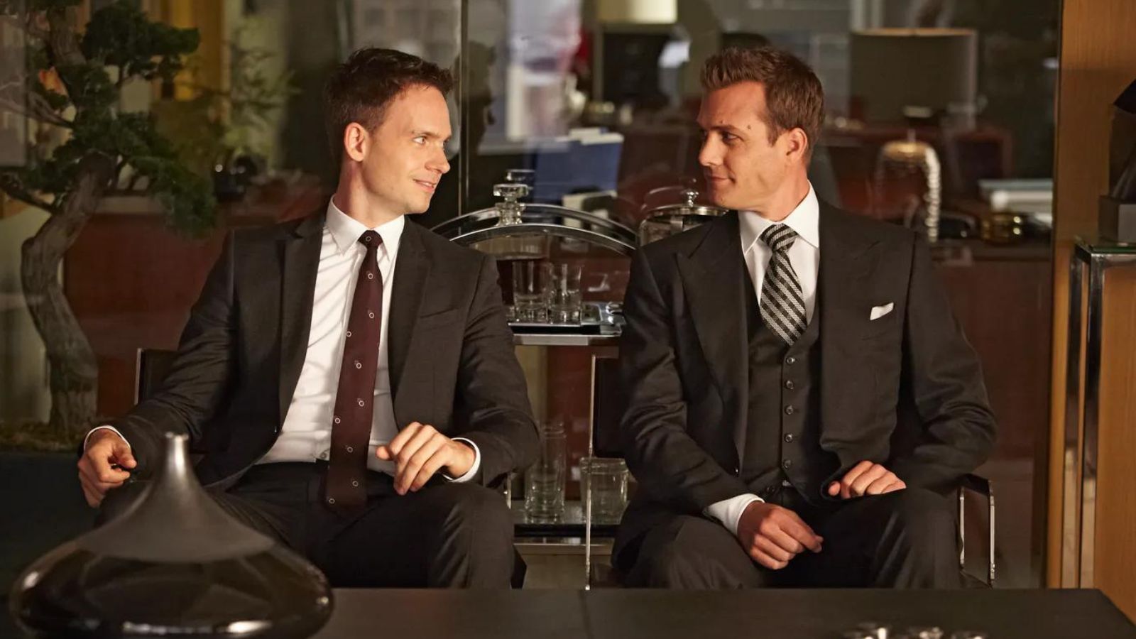 Suits fans urged to watch Netflix original law series with near perfect  rating