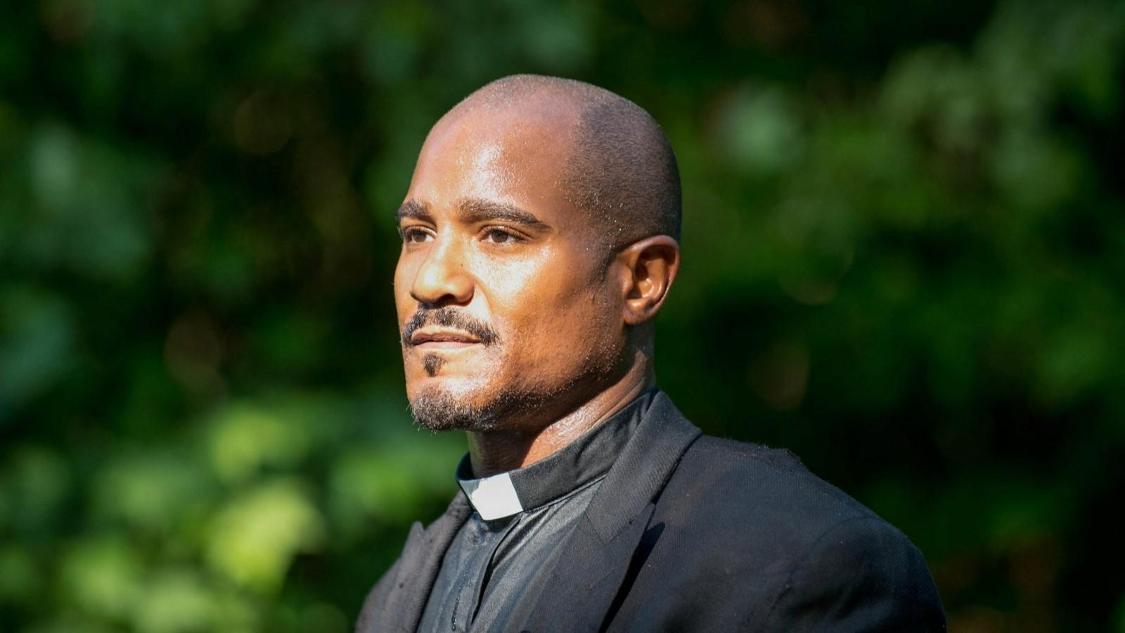 The Ones Who Live Episode 5: Seth Gilliam as Gabriel in The Walking Dead