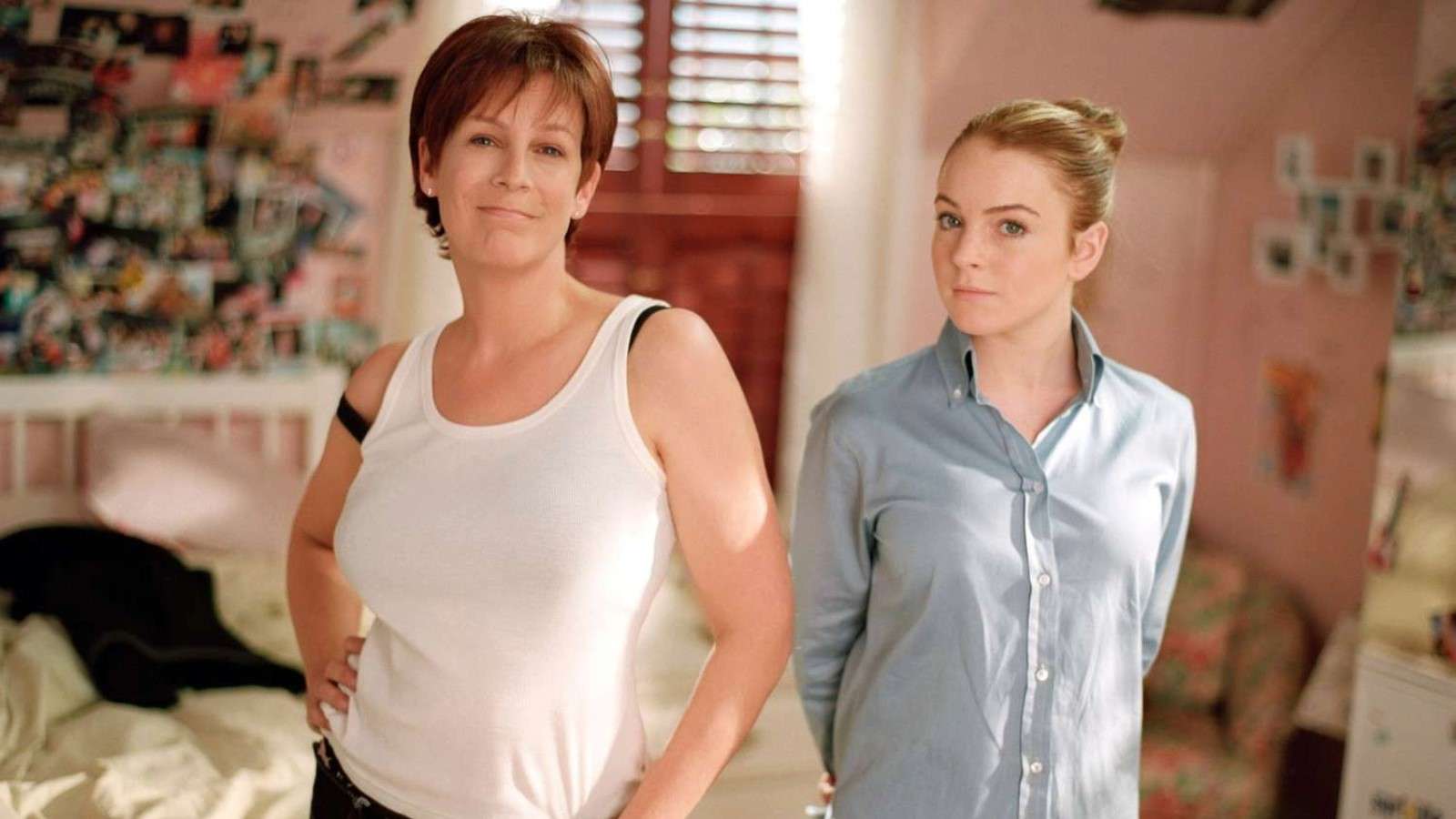 Lindsay Lohan and Jamie Lee Curtis as Anna and Tess in Freaky Friday