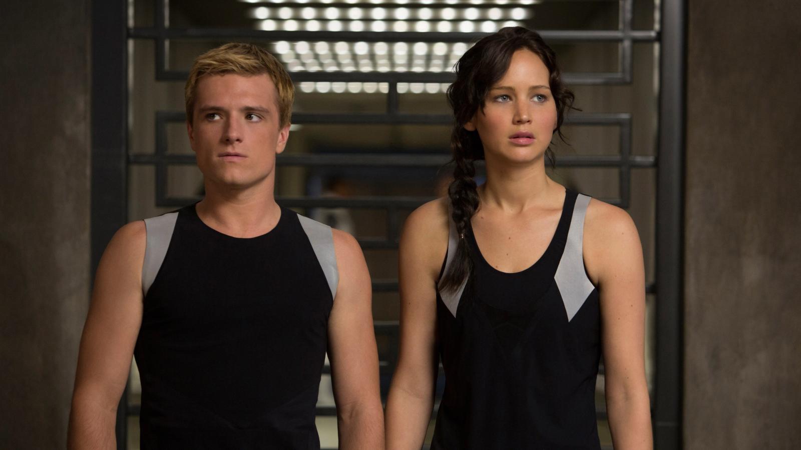Josh Hutcherson and Jennifer Lawrence as Peeta and Katniss in The Hunger Games: Catching Fire