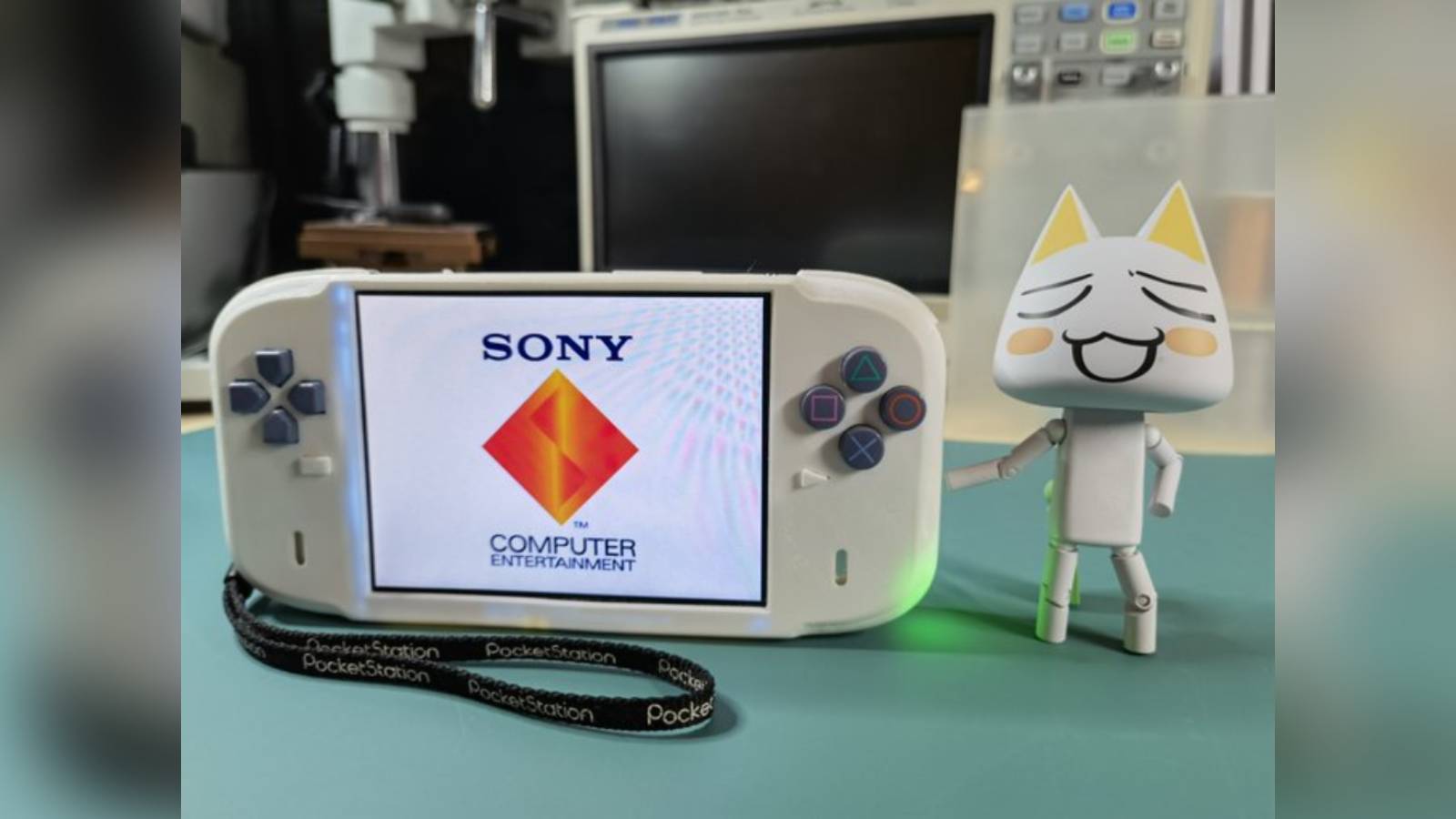 Image of a hand-made PlayStation 1 portable made by YveltalGriffin.