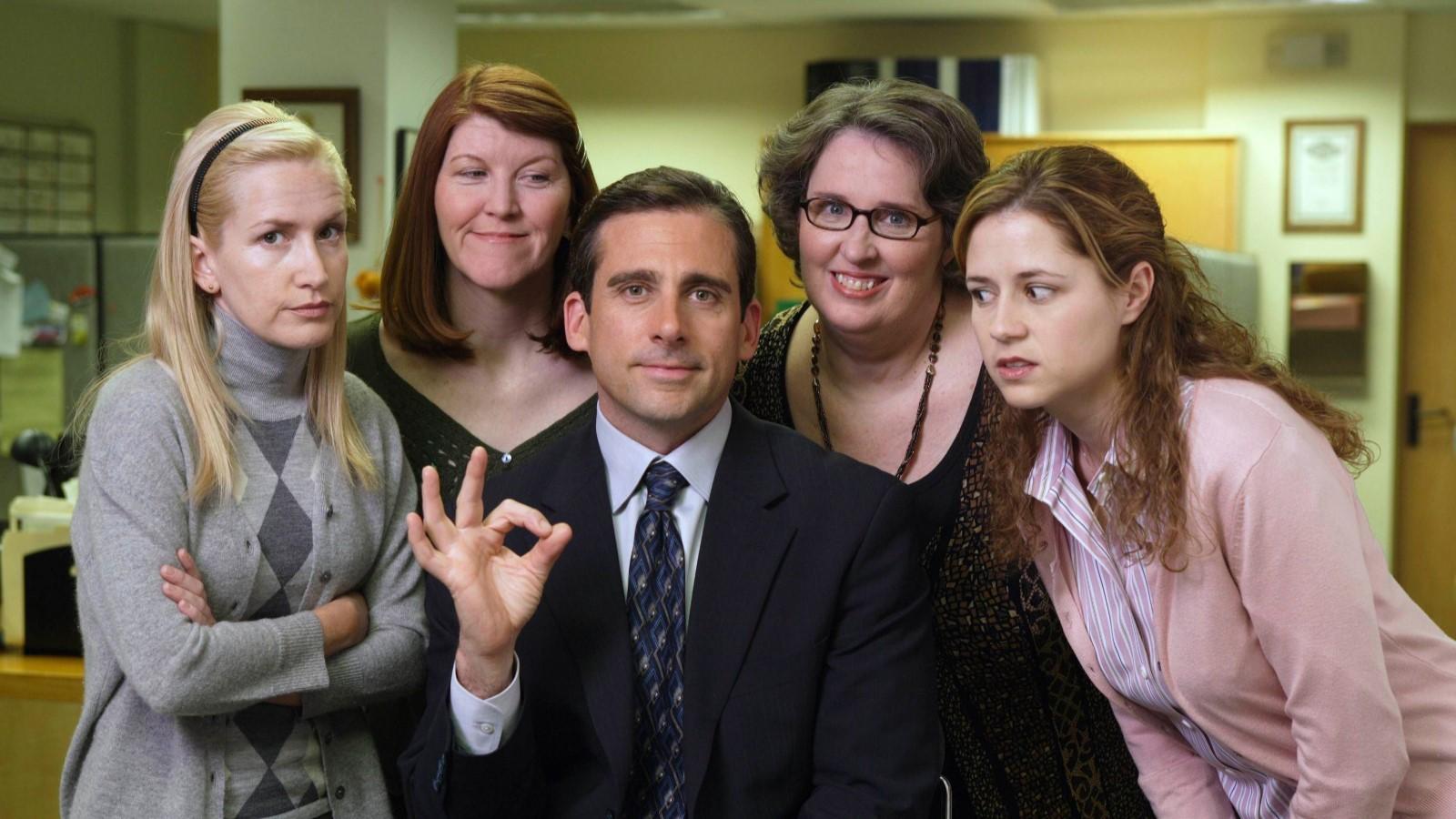 Angela, Meredith, Michael, Phillis, and Pam in The Office