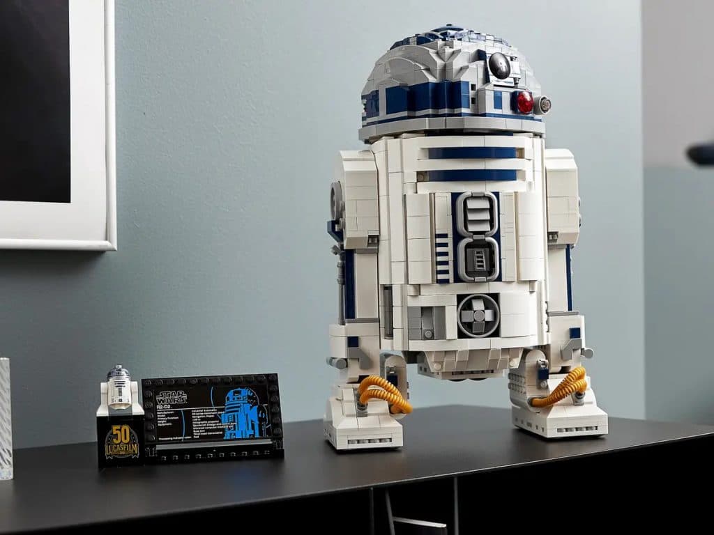 The brick-built R2-D2 on display