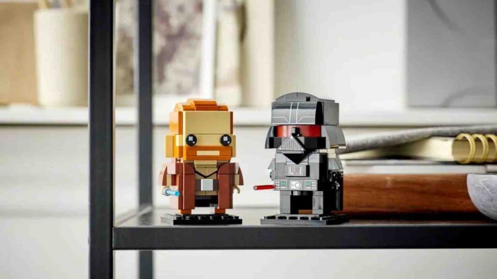 The LEGO BrickHeadz Obi-Wan Kenobi & Darth Vader on display