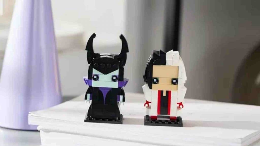 The LEGO BrickHeadz Cruella & Maleficent on display