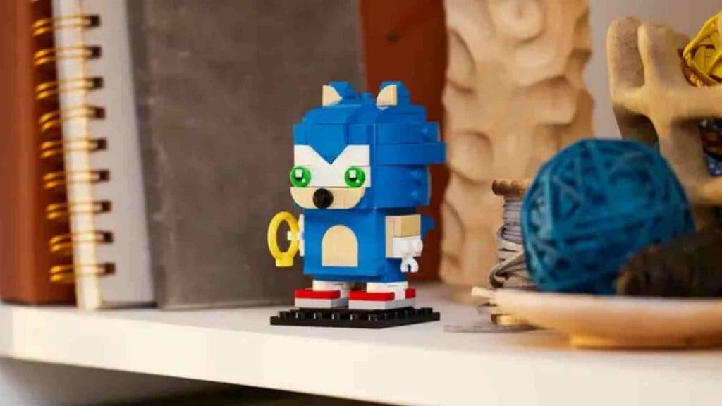 The LEGO-reimagined Sonic on display