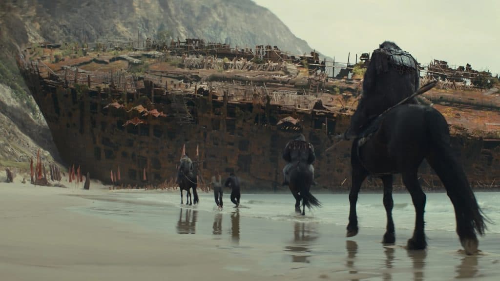 Apes on the beach in Kingdom of the Planet of the Apes