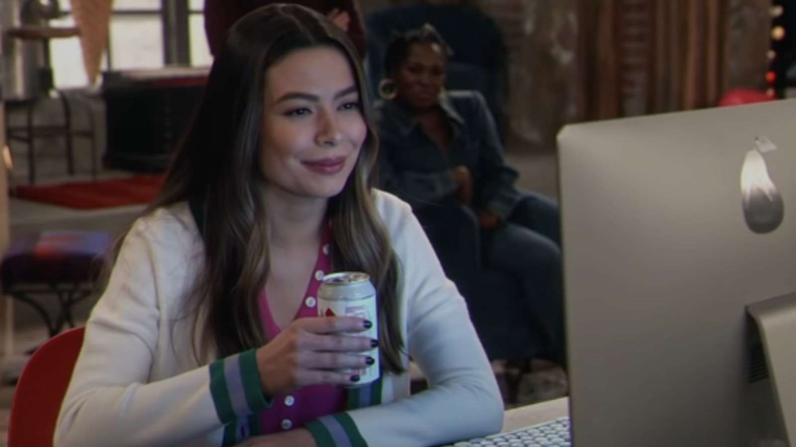 Miranda Cosgrove Wants To Make An Icarly Movie To Answer The Shows