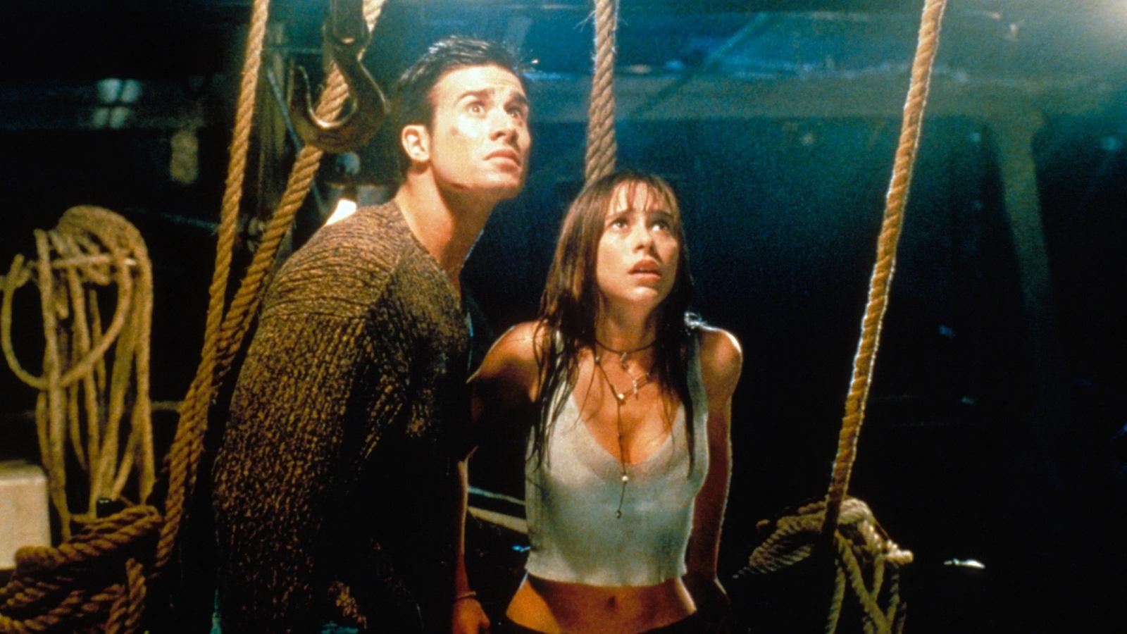 Freddie Prince Jr. and Jennifer Love Hewitt in I Know What You Did Last Summer as Julie and Ray.