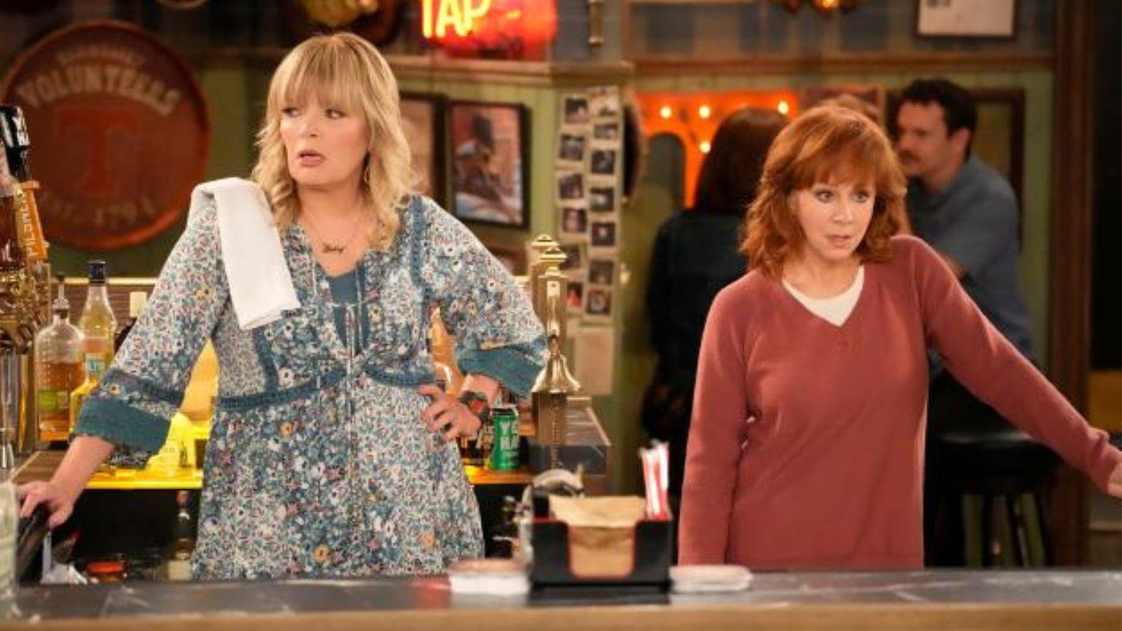 Young Sheldon stars Reba McEntire and Melissa Peterman in Happy's Place